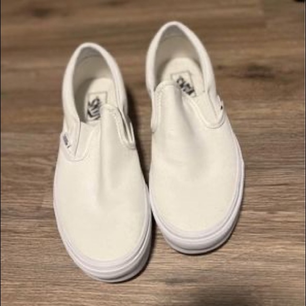 New White Vans Slip On 9.5